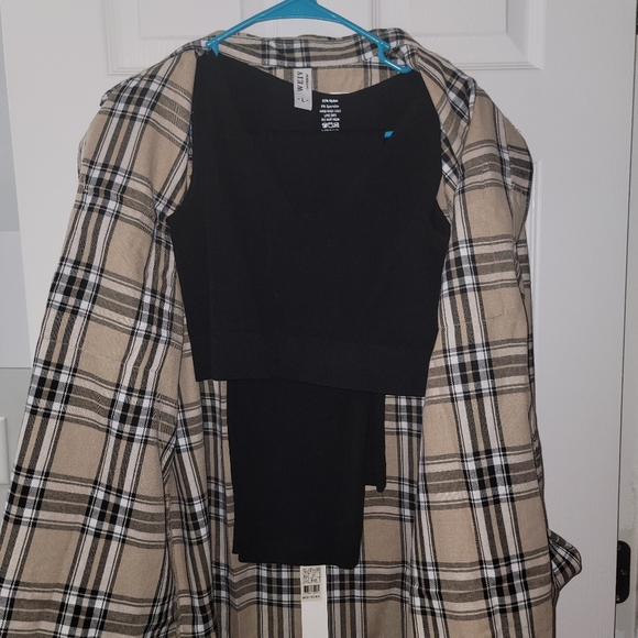 NWT-L/XL - LEGGINGS/ CROP TOP & SHACKET 3 PEICE OUTFIT - Picture 3 of 7